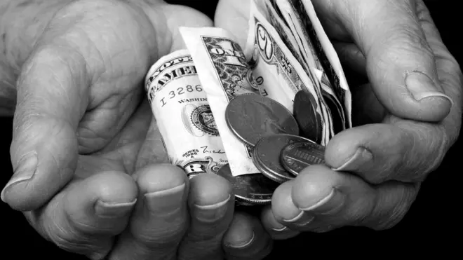 Деньги в ладонях