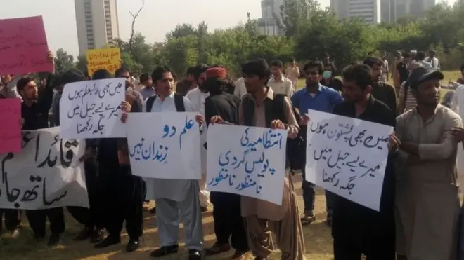 طلبا کا موقف ہے کہ ان کا احتجاج پرامن تھا