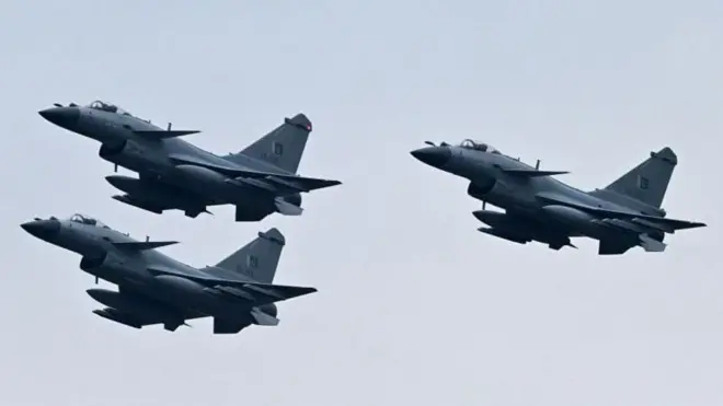 Xiyyaarota waraanaa Chaayinaa J-10C Fighters jedhaman