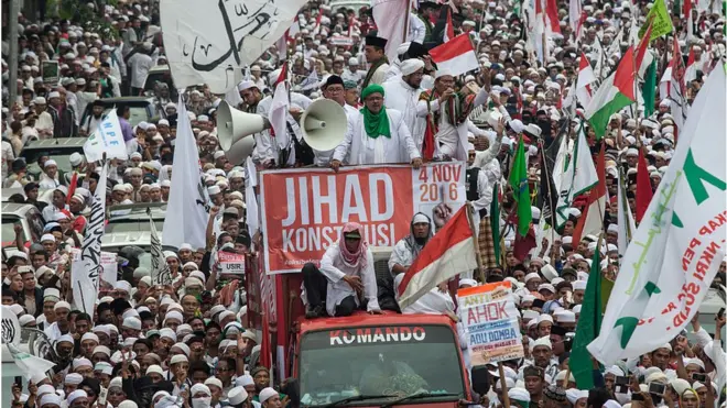 Front Pembela Islam dan berbagai ormas lainnya menggelar 'jihad konstitusi' yang menuntut pelengseran Gubernur DKI jakarta, Basuki Tjahaya Purnama, pada 4 November 2016.