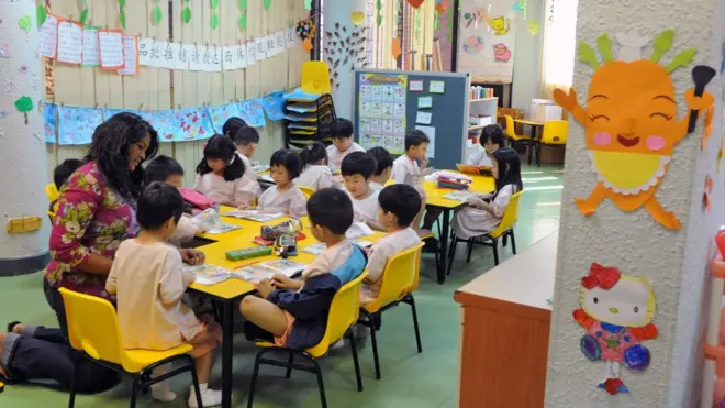 Học sinh Singapore trong một giờ tập đọc