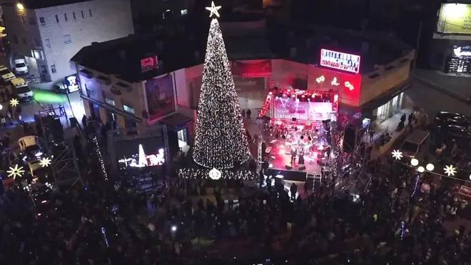 جدل حول إضاءة شجرة الميلاد في بيت ساحور الفلسطينة