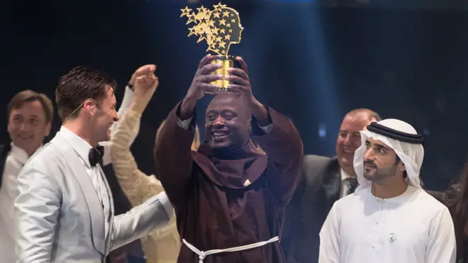 تنافس على الجائزة أكثر من 10 آلاف معلم