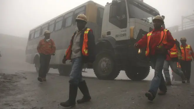 Serikat pekerja Freeport menyebut jumlah karyawan yang telah dipecat perusahaan emas itu mencapai 7000 orang.