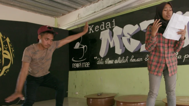 Pembacaan puisi di kampus IAIN Ambon.