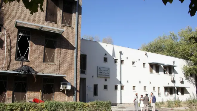 مهاجمان وارد ساختمان مرکز ملی آموزش حقوقی شدند