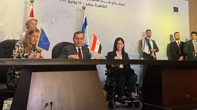 تنتج مصر الغاز الطبيعي لكن صادراتها منه محدودة بسبب الطلب المحلي المتزايد