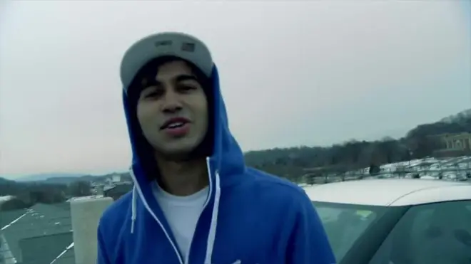 مو صبري, مغني هيب هوب مسلم من ولاية تنسي الأمريكية يغني عن ايمانه القوي والمشاكل التي يواجهها كونه أمريكي يتبع الاسلام.