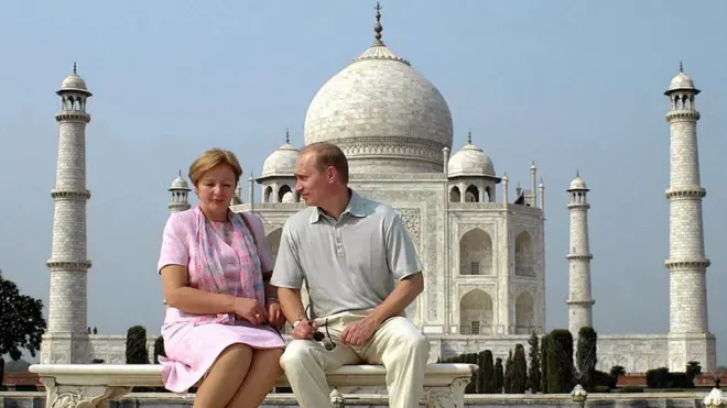 روسی صدر ولادیمیر پوتن اپنی اہلیہ کے ساتھ