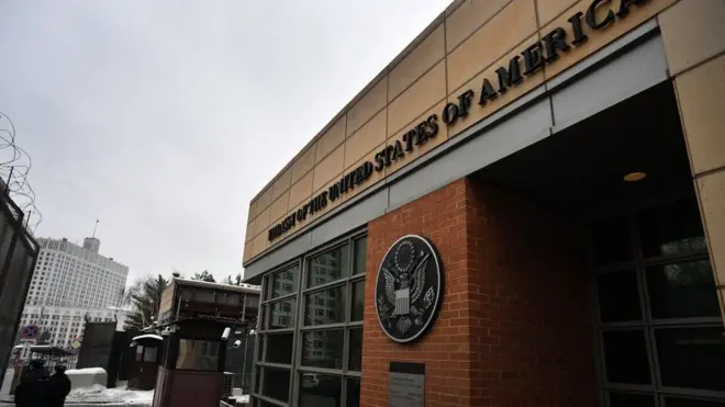 روسيا طلبت من السفارة الأمريكية خفض عدد دبلوماسييها في موسكو