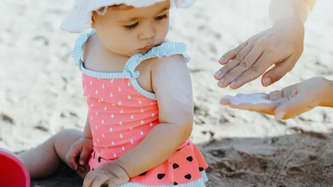 Дітям, як і дорослим, необхідний захист від агресивного сонця