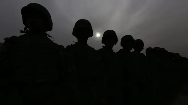 در حالی که تلفات نیروهای امنیتی افغانستان در حال افزایش بوده، شمار کل این نیروها رو به کاهش بوده است