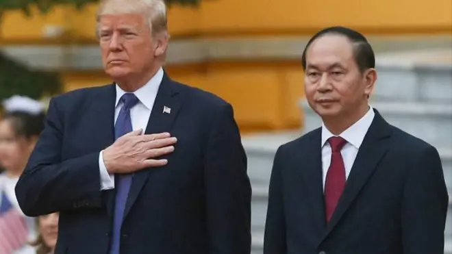 Chủ tịch nước Việt Nam Trần Đại Quang đón tiếp Tổng thống Hoa Kỳ Donald Trump tại Phủ Chủ tịch hồi tháng 11/2017