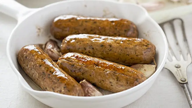 Quorn utiliza la microproteína para elaborar sustitutos de salchichas, beicon, carne de res y pollo.