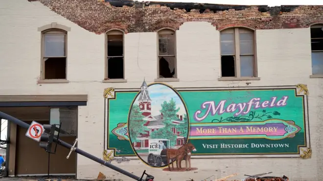 Разрушения в Мэйфилде, штат Кентукки, 11 декабря 2021 года