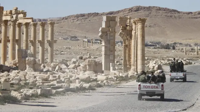 Las ruinas cercanas a Palmira tienen una antigüedad de 2.000 años y una parte de ellas fue destruida por Estado Islámico.