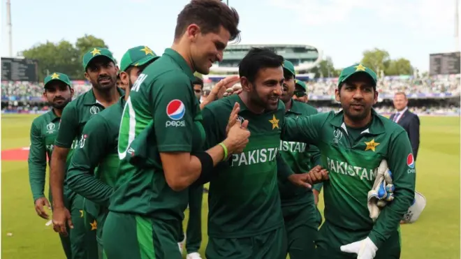 کپتان سرفراز احمد کو کیٹگری اے اور شاہین شاہ آفریدی کو کیٹگری بی کے تحت سینٹرل کنٹریکٹ دیا گیا ہے جبکہ شیعب ملک کا نام سینٹرل کنٹریکٹ سے غائب ہے (فائل فوٹو)