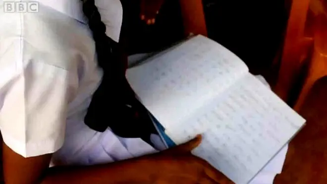 පාසල් දැරියක්