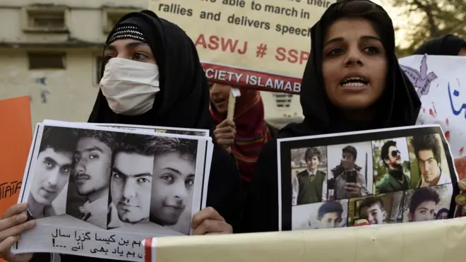 آرمی پبلک سکول پر حملے کے بعد پارلیمان نے دو سال کی مدت کے لیے فوجی عدالتیں قائم کرنے کی منظوری دی تھی