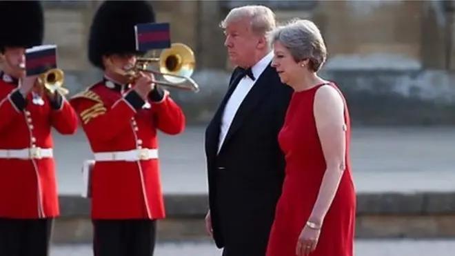 BBC政治事务记者劳拉·昆斯伯格说，自从特朗普当选以来，就一直是个令特里莎·梅感到尴尬的朋友。特里莎美欢迎来访的特朗普。