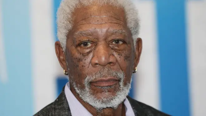 Membuat perempuan merasa tidak nyaman "bukanlah niat saya", kata Morgan Freeman.