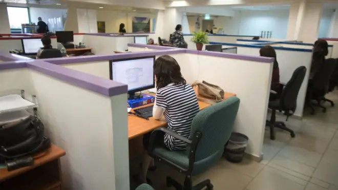 девушка на работе