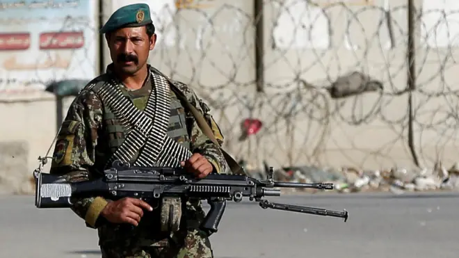 बग्राम एयरबेस के बाहर कड़ी सुरक्षा