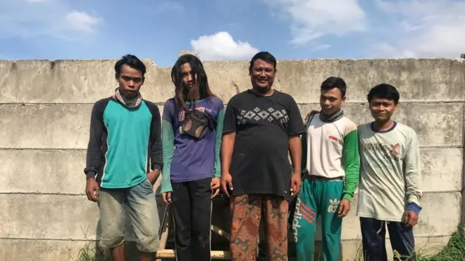Kepada para petani binaanya, Bagas menekankan disiplin dan etos kerja yang baik