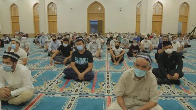 17 август тонгида масжидда Бомдод намози