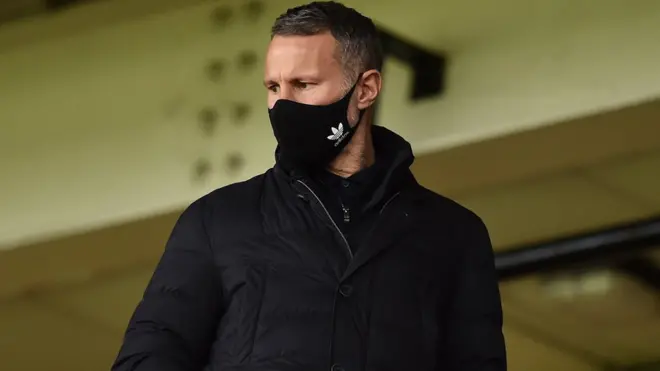 Giggs 1991 - 2007 yılları arasında Galler formasını 64 defa giydi