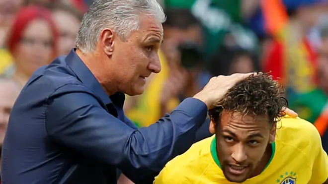 La cercana relación que mantiene con Neymar se ve reflejada en las buenas actuaciones del astro brasileño sobre la cancha.