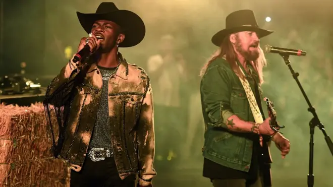 Lil Nas X ve Billy Ray Cyrus 2019 Stagecoach Festival'inde