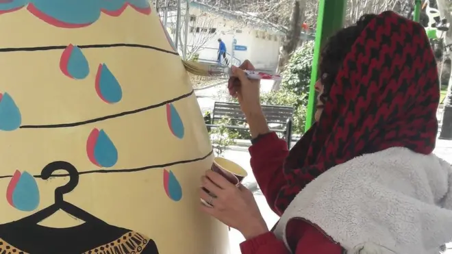 رنگ آمیزی تخم مرغ