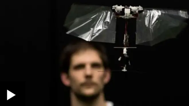 उड़ने वाला रोबोट