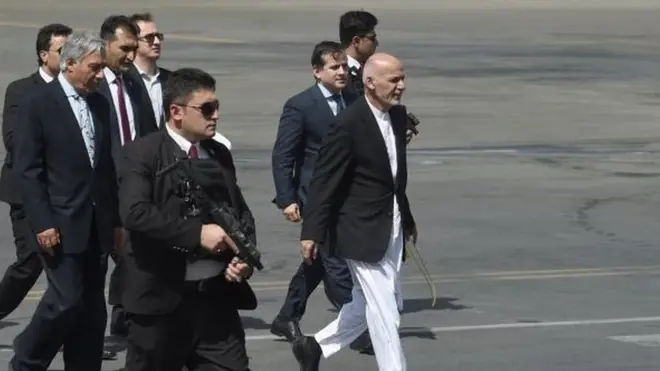 ېره مې میاشت کې د افغان حکومت معتبرو سرچینو ویلي و چې ولسمشر غني اسلام اباد ته د سفر رسمي بلنه رد کړه.