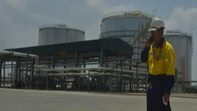 လေယာဉ်ဆီတင်သွင်းမှု ကန် ထပ်မံပိတ်ဆို့