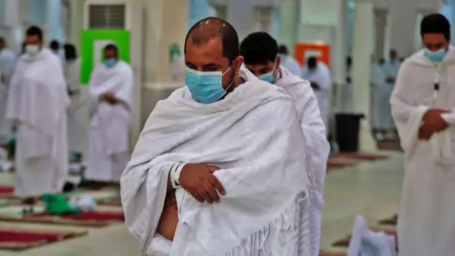 مشاهد غير اعتيادية في مناسك الحج هذا العام