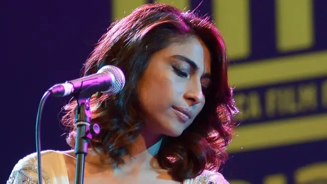 میشا کہتی ہیں کہ ہراساں ہونا، اس کے بارے میں بولنا اور بولنے کے بعد پھر ہراساں ہونا ایک مشکل تجربہ ہے