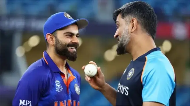 ఎంఎస్ ధోనీతో విరాట్ కోహ్లీ