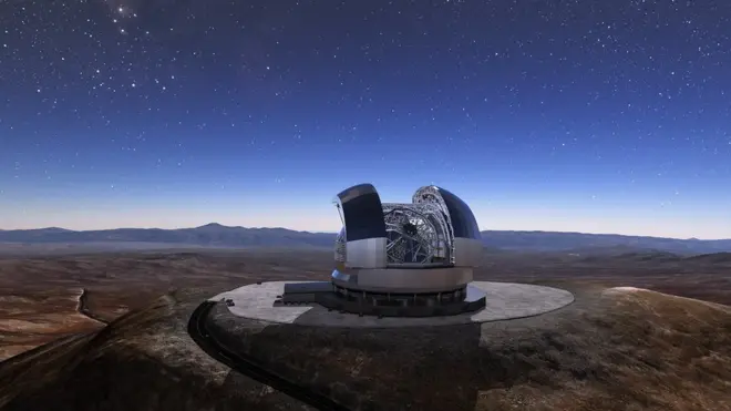 Una ilustración del futuro Telescopio Europeo Extremadamente Largo, E-ELT por sus siglas en inglés, previsto para 2024. El sitio elegido para su construcción es Cerro Armazones, en el Desierto de Atacama en Chile.