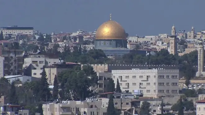 الفلسطينيون والإسرائيليون يترقبون نتائج الانتخابات الرئاسية الأمريكية للتعرف على هوية الساكن الجديد للبيت الأبيض، في ظل اختلاف "طفيف" في مواقف المرشحيّن حيال الصراع بين الجانبين.