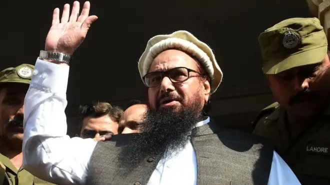 హఫీజ్ సయీద్‌ను పాకిస్థాన్ విడుదల చేసింది.