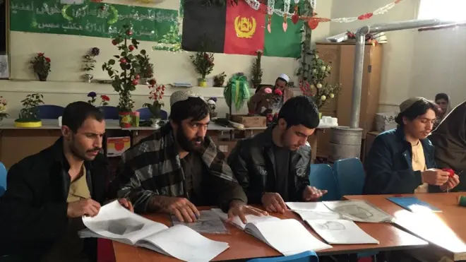 د هرات په محبس کې اوس لوړو زده کړو ته هم البته په آنلاین شکل ځانګړی پروګرام جوړېږي.