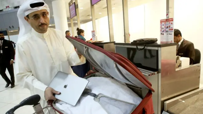 Los viajeros provenientes de ciertos aeropuertos de Medio Oriente enfrentan nuevas medidas restrictivas.
