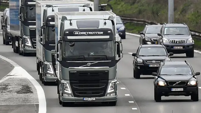 "Platooning" lorries could save transport companies millions in fuel costs each year