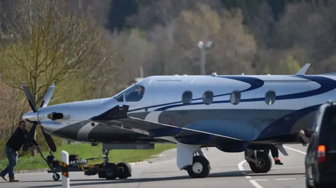 El Pilatus PC-12 (foto referencial) se estrelló con 12 personas a bordo.