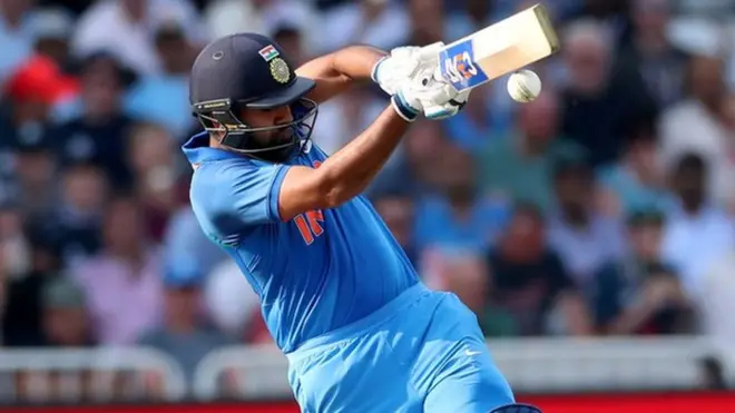 रोहित शर्मा ने शतकीय पारी खेली