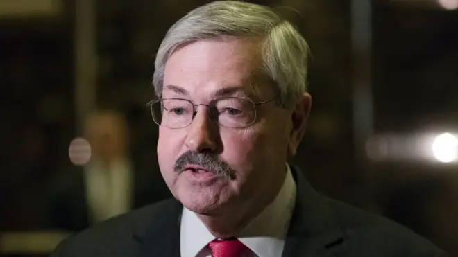 12月6日，布兰斯塔德在特朗普大厦的大堂会面媒体