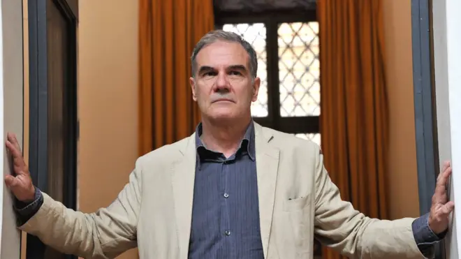 El escritor italiano Edoardo Albinati ganó el prestigioso premio literario "Strega" en 2016 con el libro "La escuela católica."