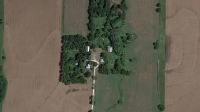 Esta es la granja de los Arnold, y pese a que está alejada de la ciudad, recibe decenas de furiosos visitantes.